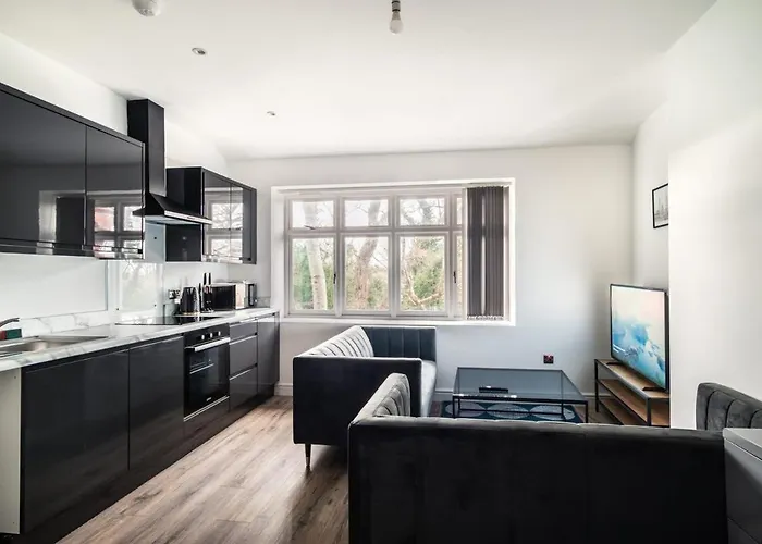 Spacious 2 Bed Apartment In Waterloo Liverpool