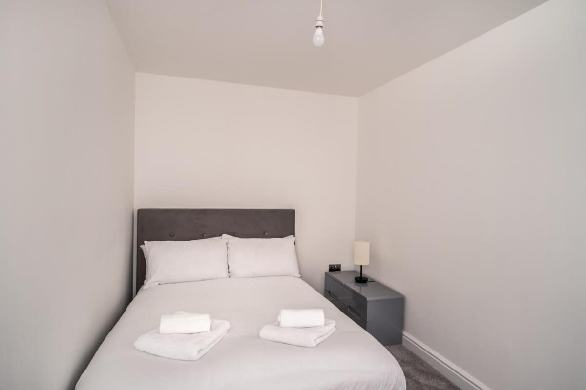 Spacious 2 Bed In Liverpool Waterloo