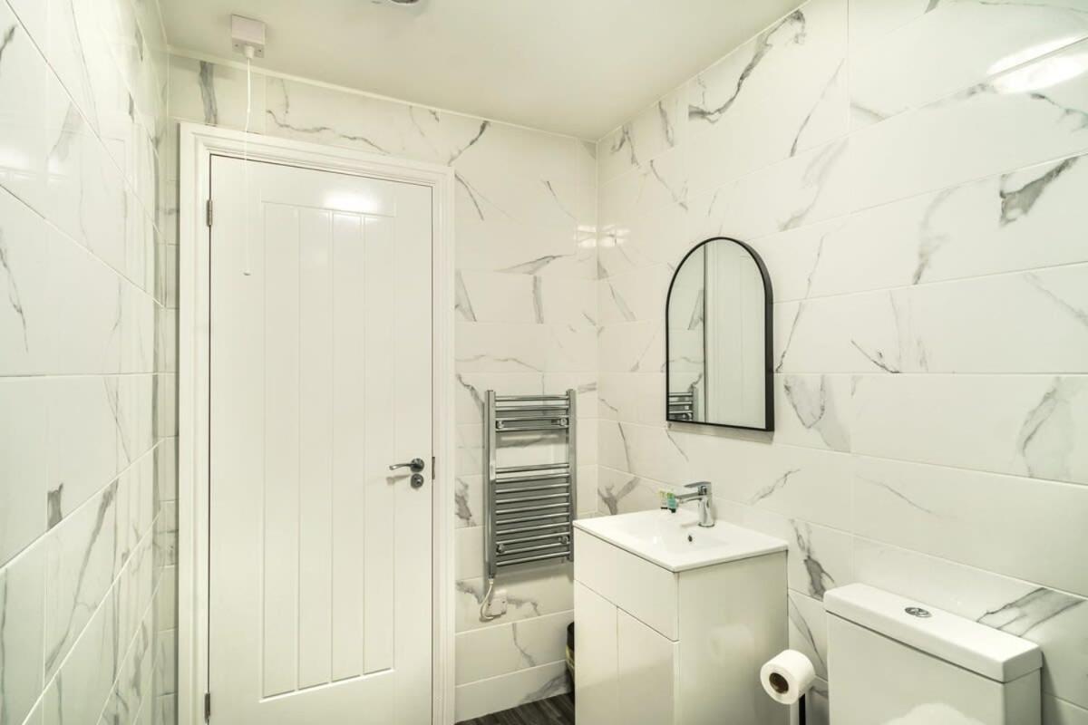 Apartment Spacious 2 Bed In Liverpool *